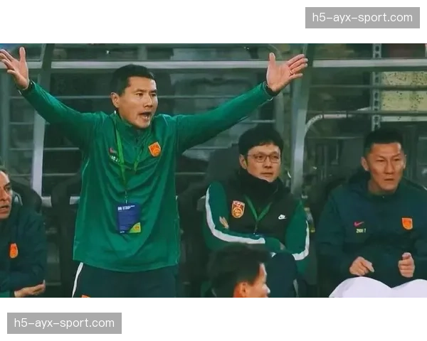 多位国家队教练组成员现身总决赛现场,重点考察球员在高压下的处理球效率 多位国家队教练组成员现身总决赛现场,重点考察球员在高压下的处理球效率